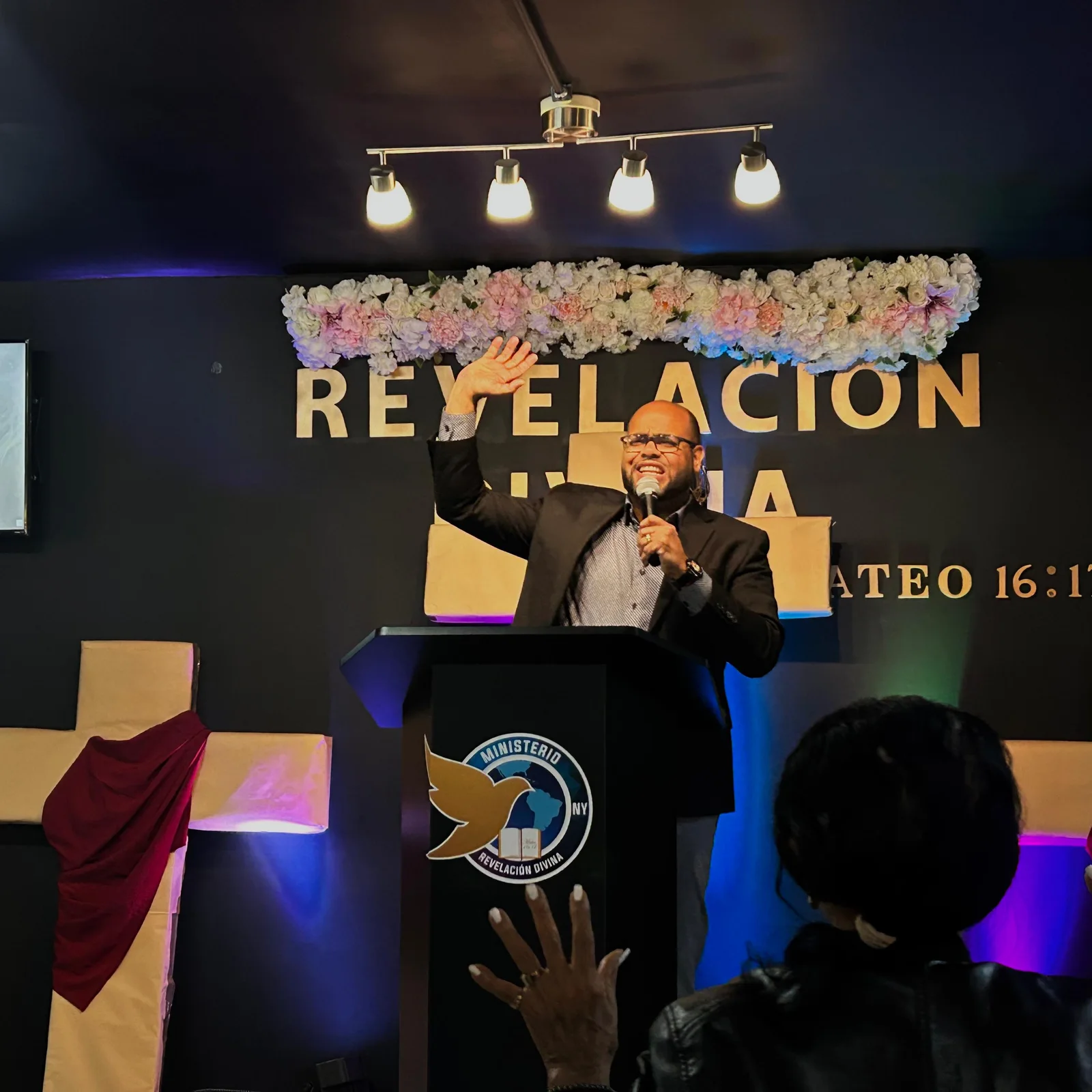 Servicio en el Ministerio Revelación Divina